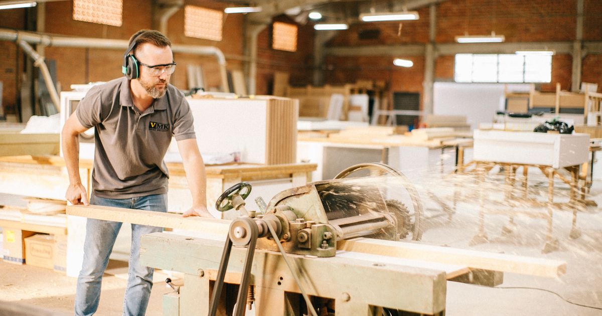 How to get more work as a carpenter or joiner (8 practical ways)